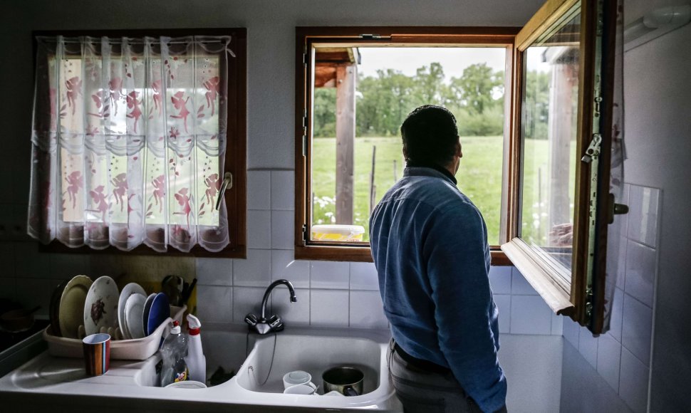 Sirų pabėgėliai Prancūzijos socialiniame būste