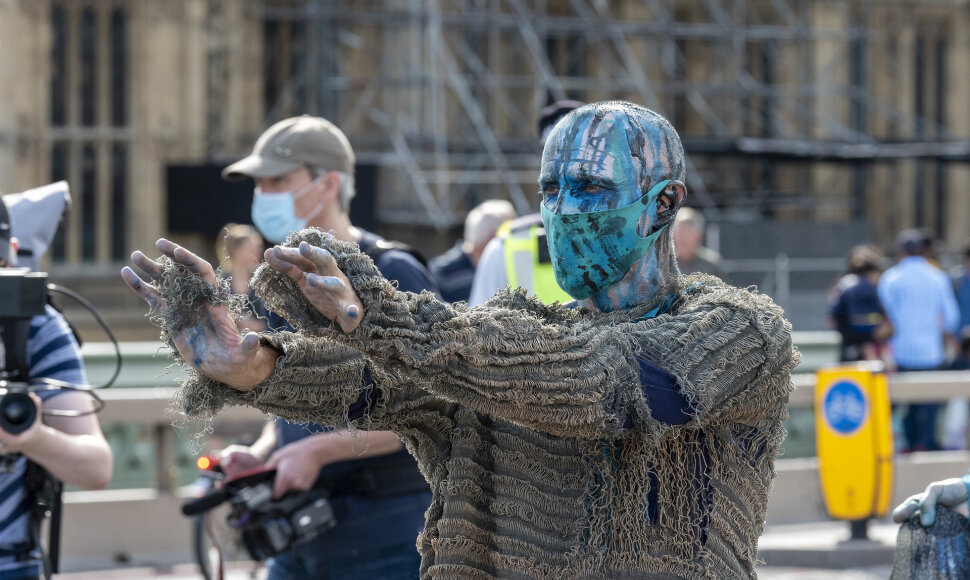 „Extinction Rebellion“ aktyvistai JK