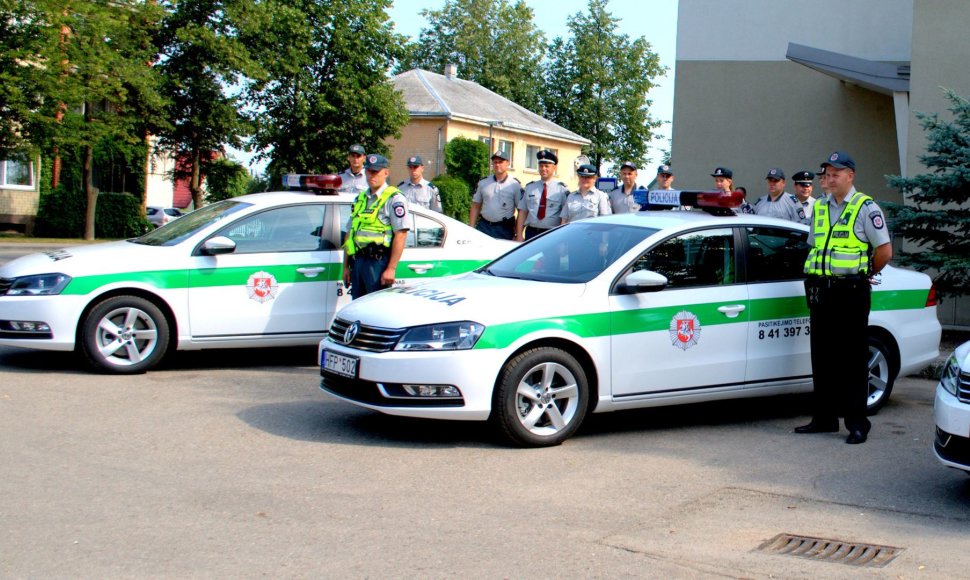 Radviliškio savivaldybės dovana policijai – trys automobiliai