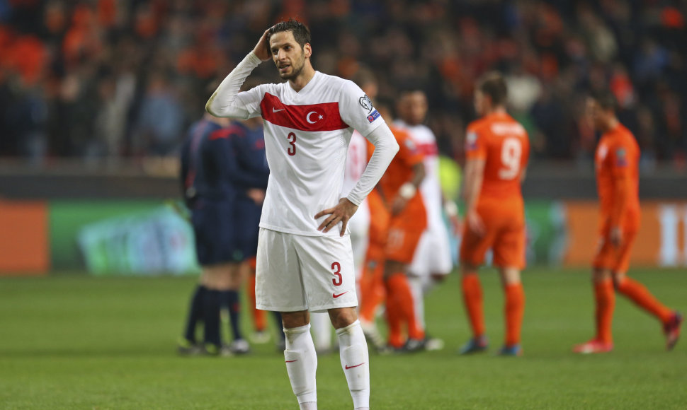 Turkijos futbolininkai iš rankų išleido pergalę mače su olandais
