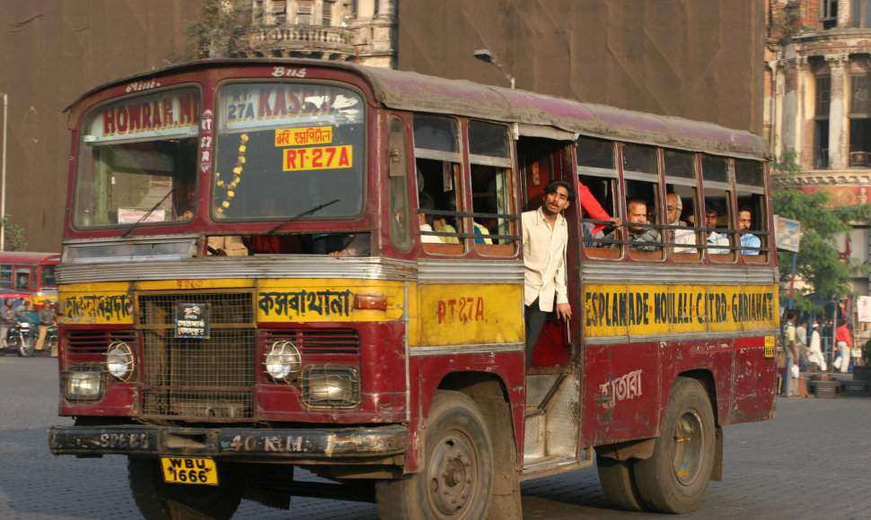 Asociatyvinė iliustracija: autobusas Indijoje