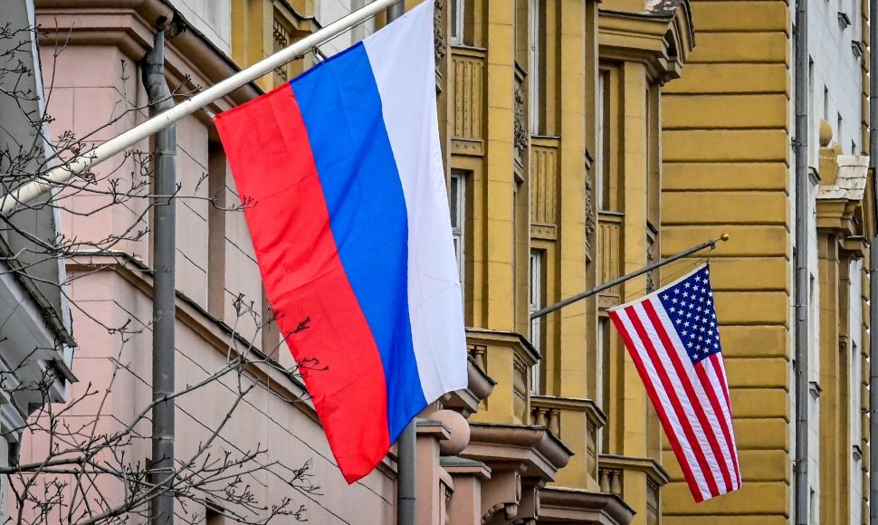Rusijos ir JAV vėliavos