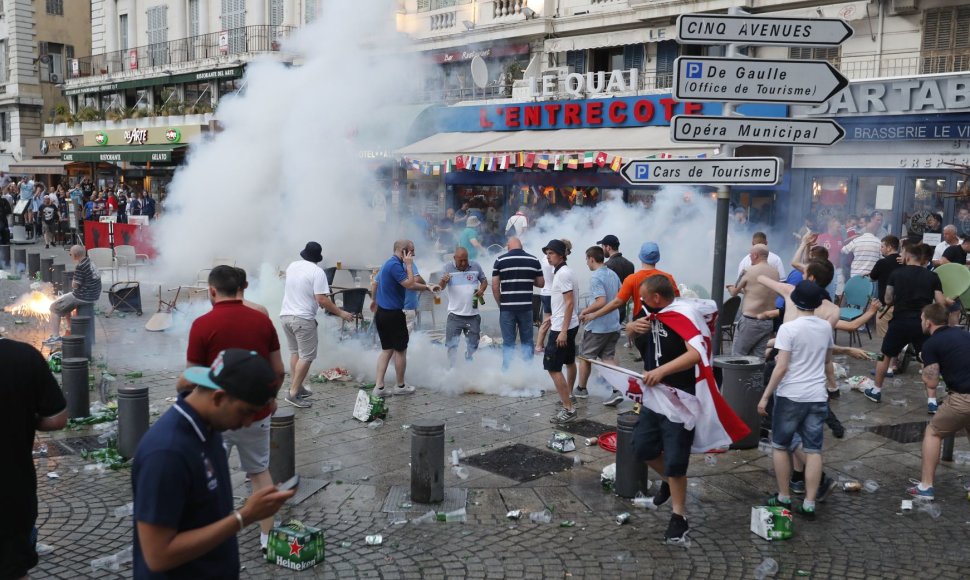 Futbolo sirgalių susirėmimas Marselyje 