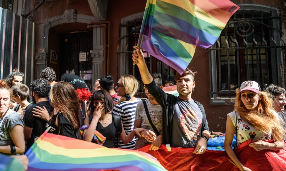 Stambulo riaušių policija išvaikė LGBT bendruomenės susibūrimą