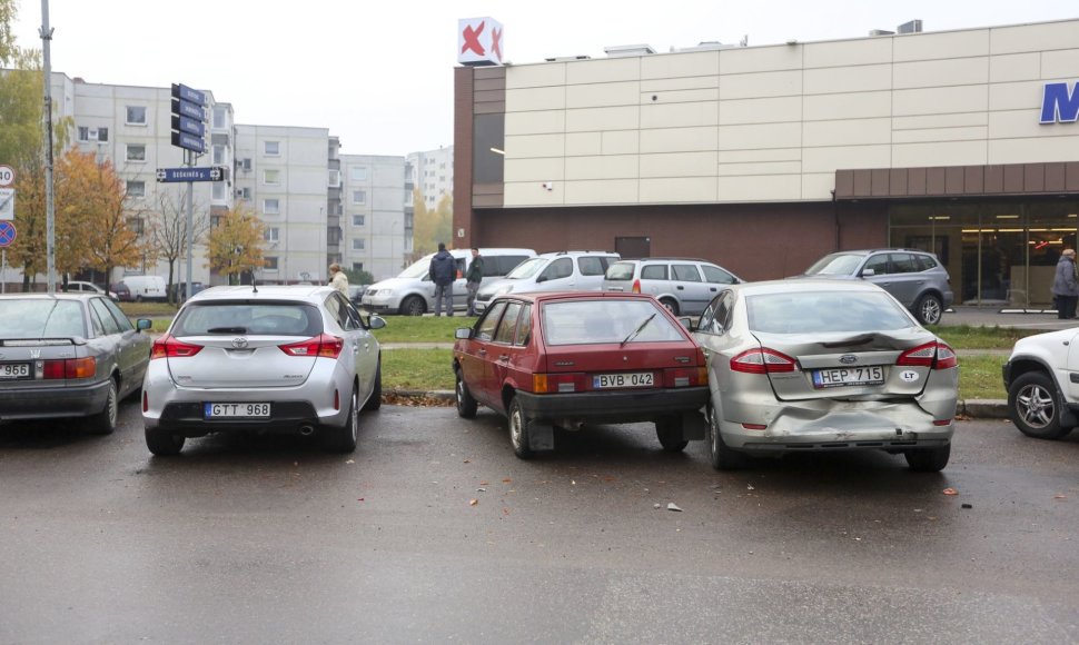 Keturių automobilių avarija Šeškinėje