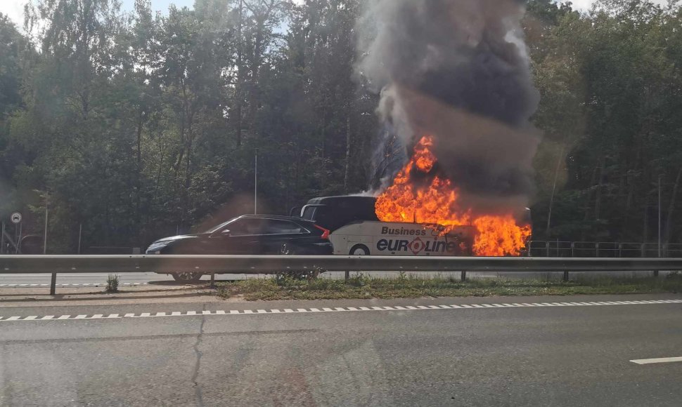 Dega autobusas