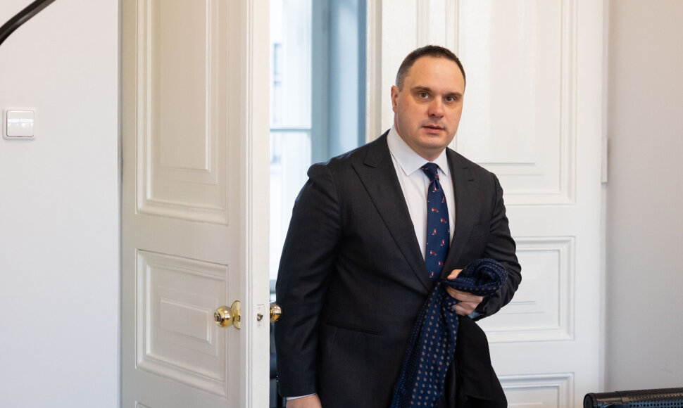 Andriaus Vy&scaron;niausko, nuteisto už sukčiavimą, piktnaudžiavimą ir dokumentų klastojimą, nagrinėjama byla
