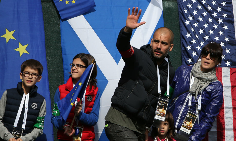 Josepas Guardiola su žmona Cristina Serra ir vaikais 2012 metais