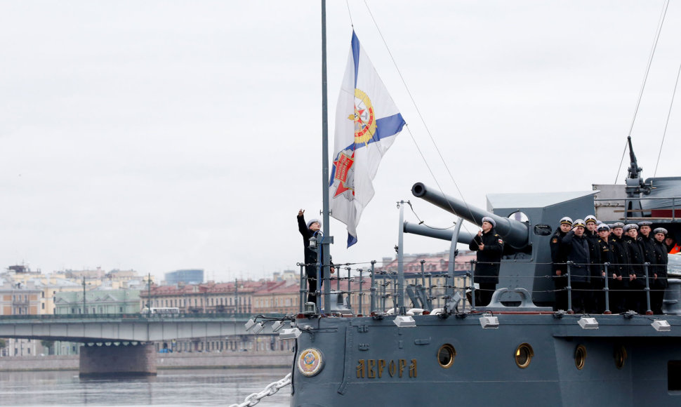 Laivas „Aurora“ Sankt Peterburge, šūviais skelbęs revoliucijos pradžią