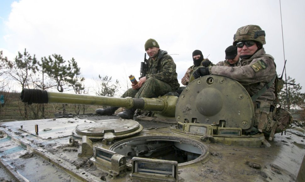 Ukrainos kariai priešakinėje fronto linijoje.
