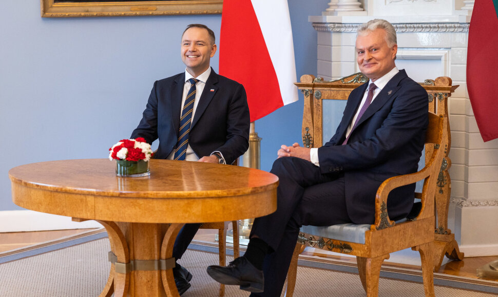 Karolis Nawrockis, Gitanas Nausėda