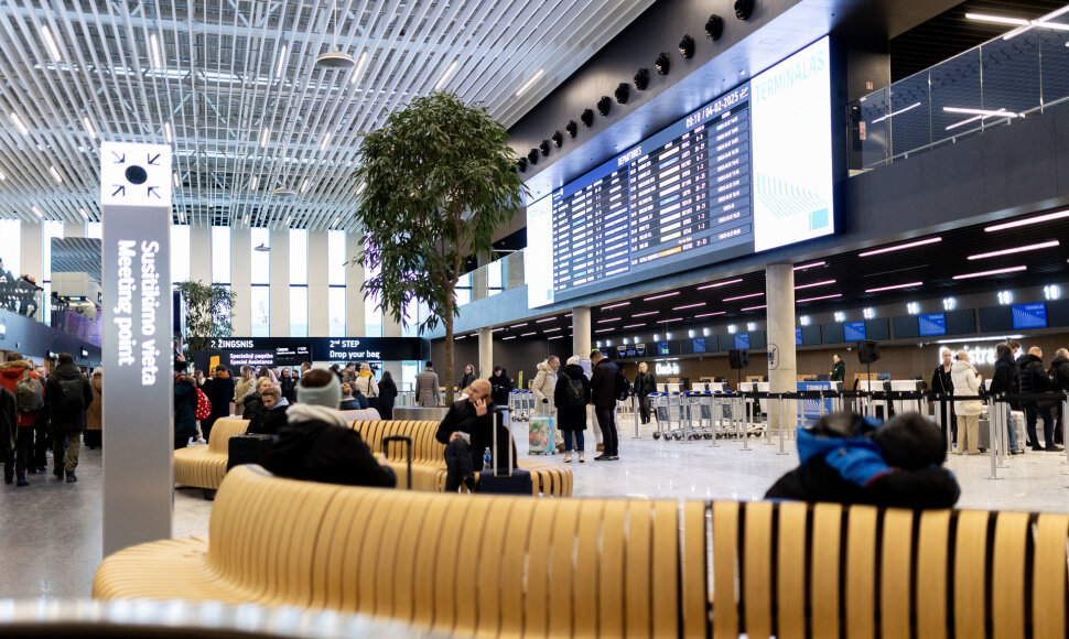 Vilniaus oro uoste oficialiai atidarytas naujasis keleivių i&scaron;vykimo terminalas