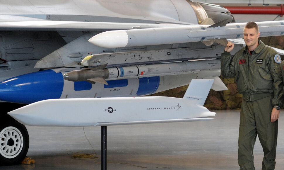 Raketos JASSM, AP