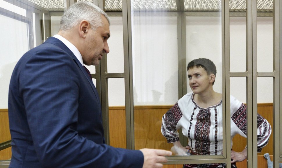 Nadija Savčenko ir jos advokatas Markas Feyginas