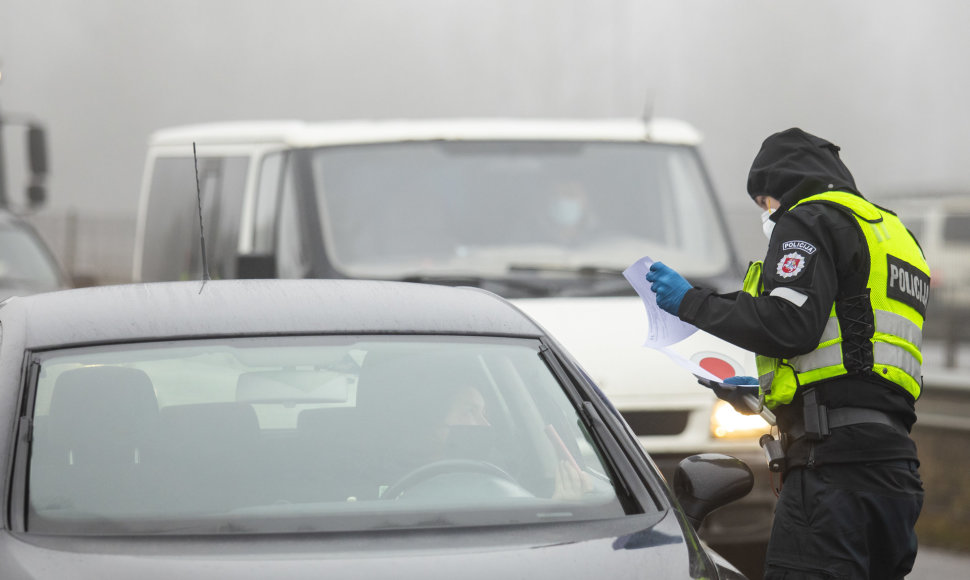 Stacionarus policijos kontrolės postas