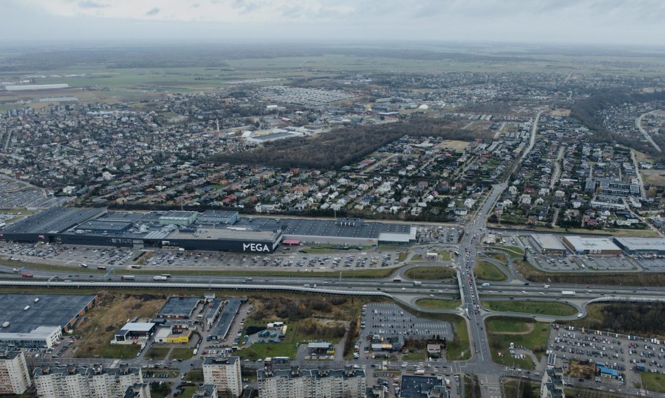 Baigti viaduko rekonstrukcijos darbai prie prekybos ir laisvalaikio centro „Mega“ 