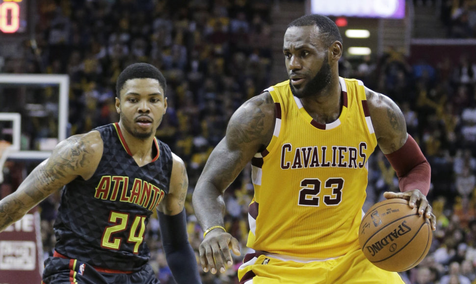 Kentas Bazemore'as ir LeBronas Jamesas