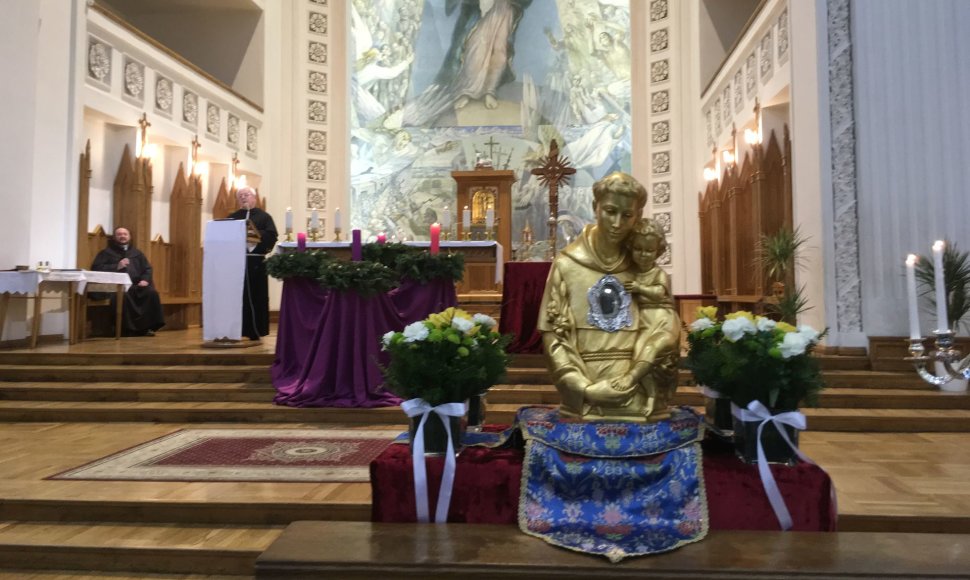 šv.Antano Paduviečio relikvijos atgabentos į Klaipėdos Marijos Taikos Karalienės bažnyčią