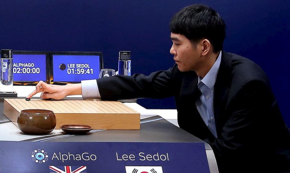  Lee Se-dolas žaiddžia prieš „AlphaGo“