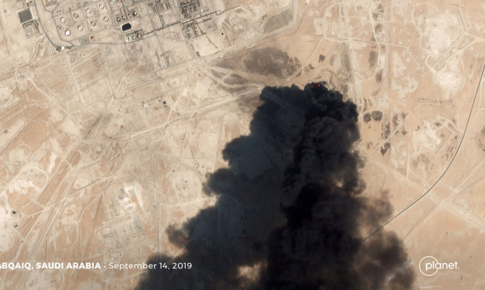 Atakuotas naftos gavybos objektas Saudo Arabijoje