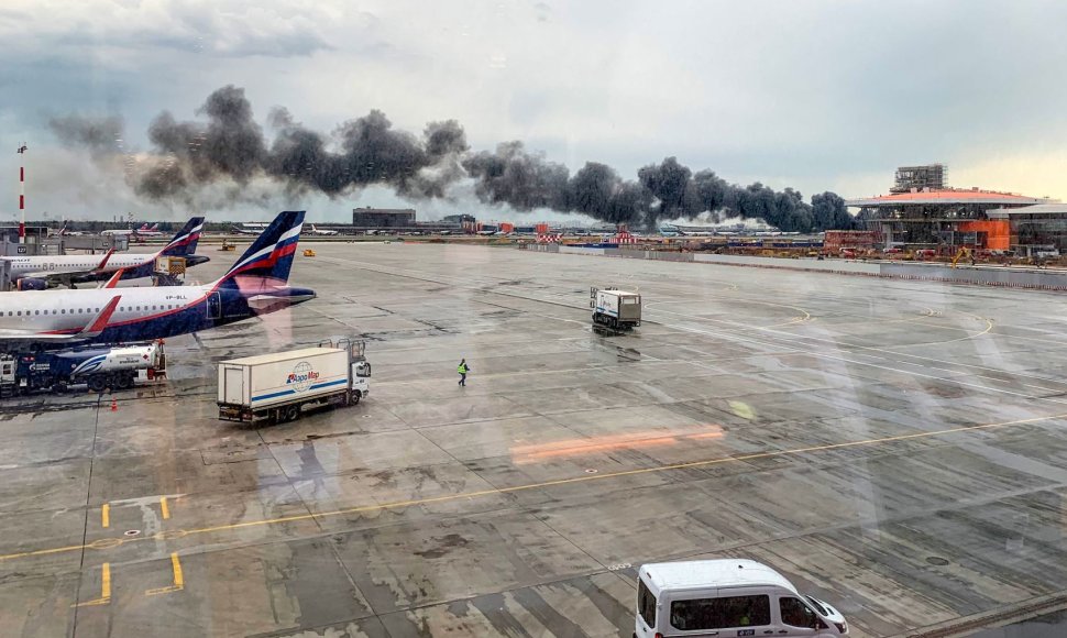 Maskvos Šeremetjevo oro uoste avariniu būdu nusileido keleivinis laineris