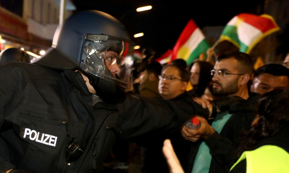 Kurdų protestuotojai Vokietijoje