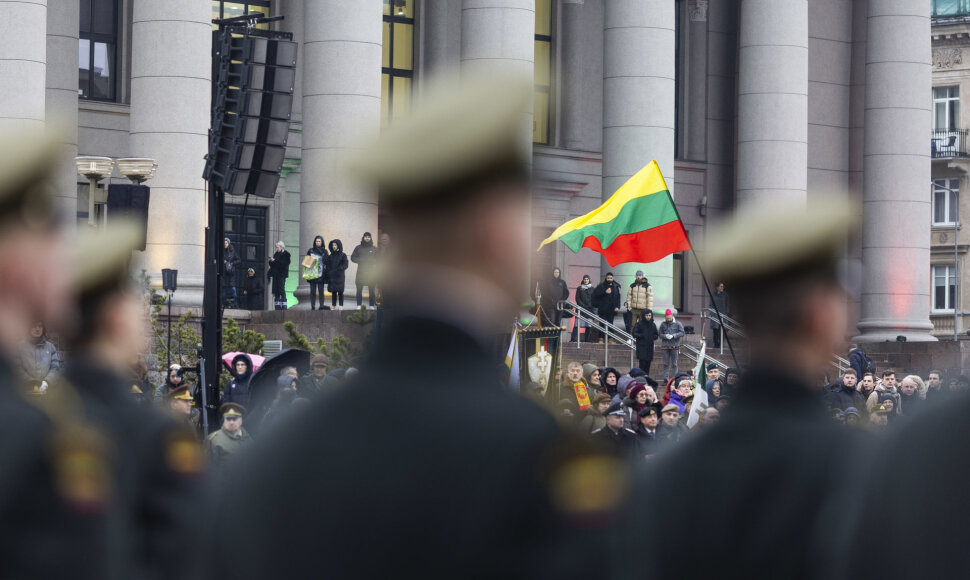 Valstybės vėliavos pakėlimo ceremonija 