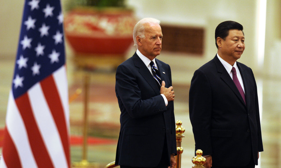 Joe Bidenas ir Xi Jinpingas 2011 metais
