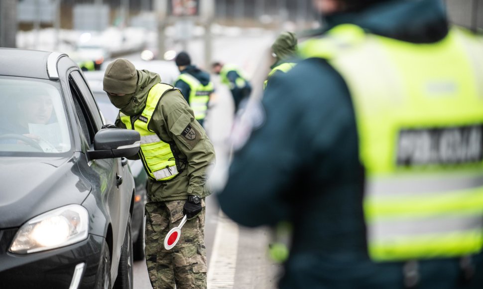 Kontrolės postas kelyje Kaunas - Vilnius