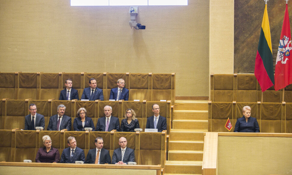 Naujieji Seimo nariai rengiasi prisiekti