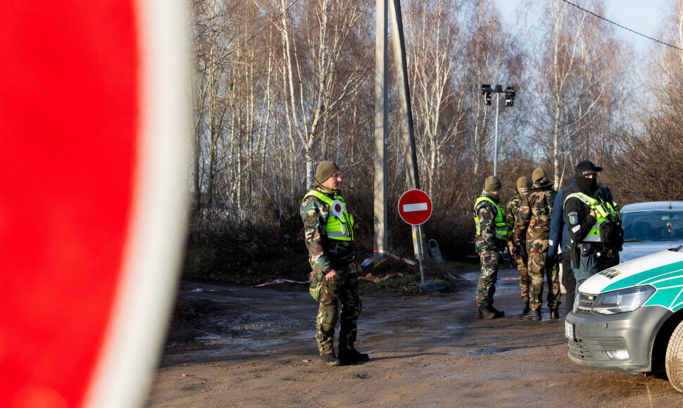 Policija dronu filmavo vietą, kurioje nukrito lėktuvas