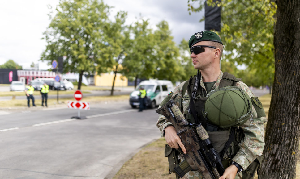 Vilniaus gatvėse patruliuoja kariai