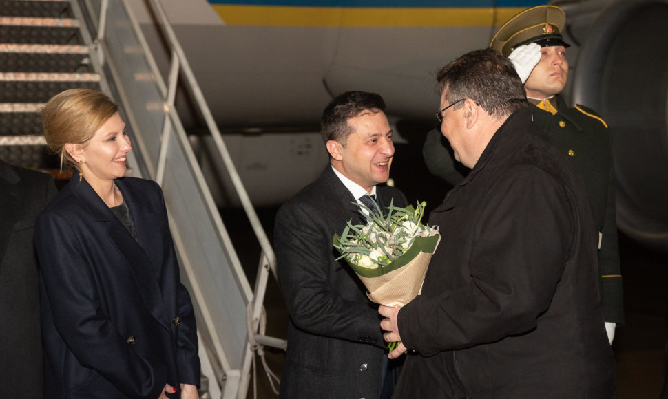 Užsienio reikalų ministras L.Linkevičius Vilniaus oro uoste pasitiko Ukrainos prezidentą V.Zelenskį.