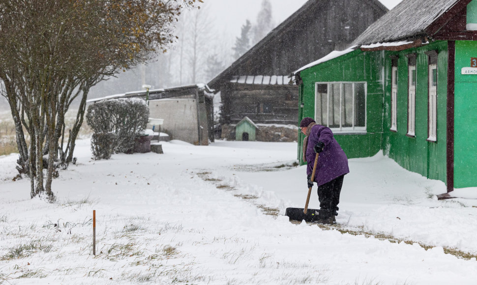 Lietuvą užklojo sniegas