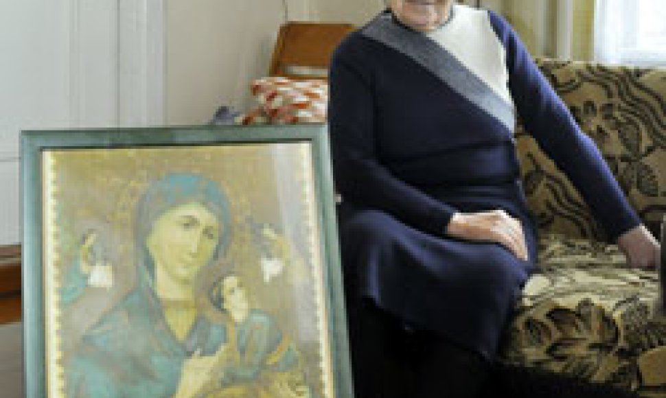 Marija Spučienė mano, kad jos motinos palikimas ir koplyčios paveikslas – tarsi dvyniai. 