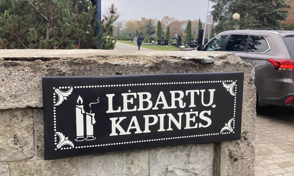 Lėbartų kapinėms dar prognozuojami treji metai. Klaipėdos regione desperatiškai ieškoma naujos vietos laidojimams.