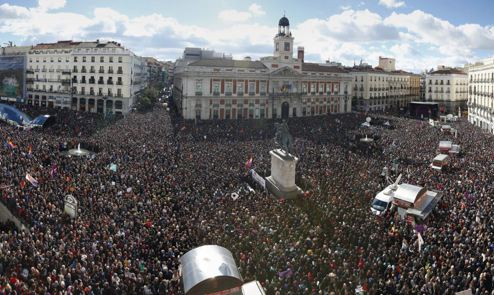 Demonstrantai Madrido Puerta del Sol aikštėje 