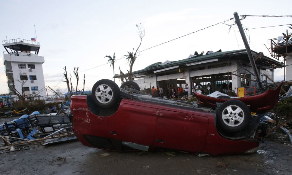Taifūnas Haiyan Filipinuose nusiaubė Taklobano miestą