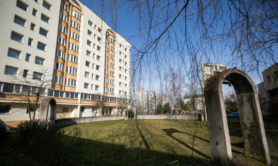 Daugiabutis namas Pa&scaron;ilaičių gatvėje Vilniuje