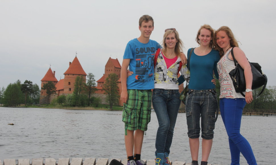 Šutavičių šeima su moksleive iš Vokietijos)
