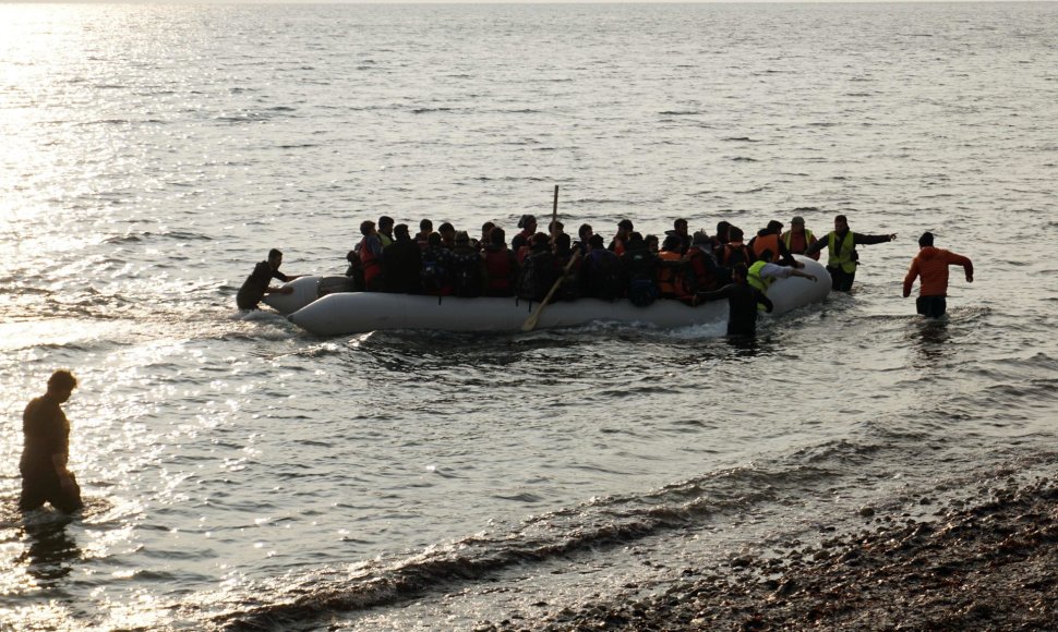 Migrantų valtis Graikijos pakrantėje