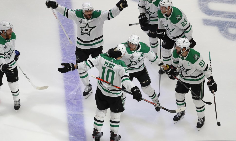 „Dallas Stars“ triumfas penktosiose NHL superfinalo rungtynėse