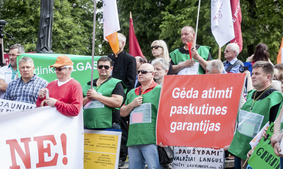 Profsąjungų mitingas prie Seimo prieš naująjį Darbo kodeksą