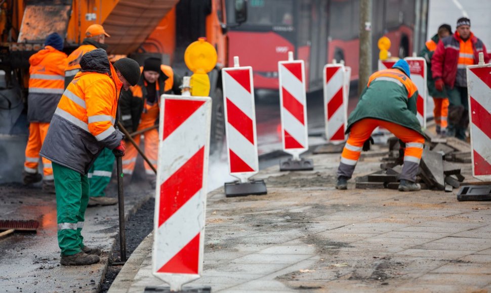 Geležinio vilko gatvėje platinama eismo juosta