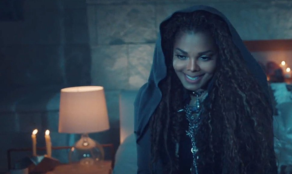 Janet Jackson vaizdo klipe „No Sleeep“