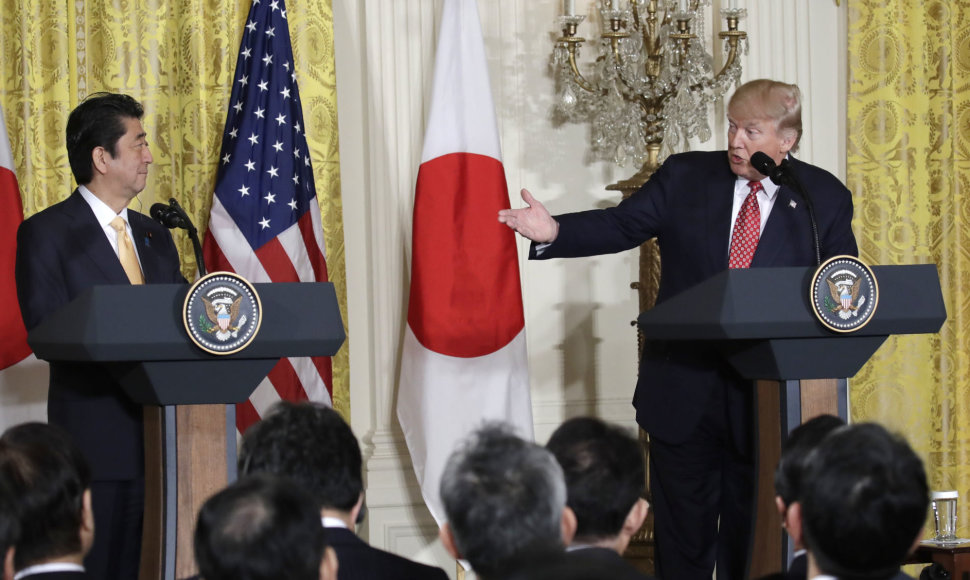 Shinzo Abe ir Donaldas Trumpas