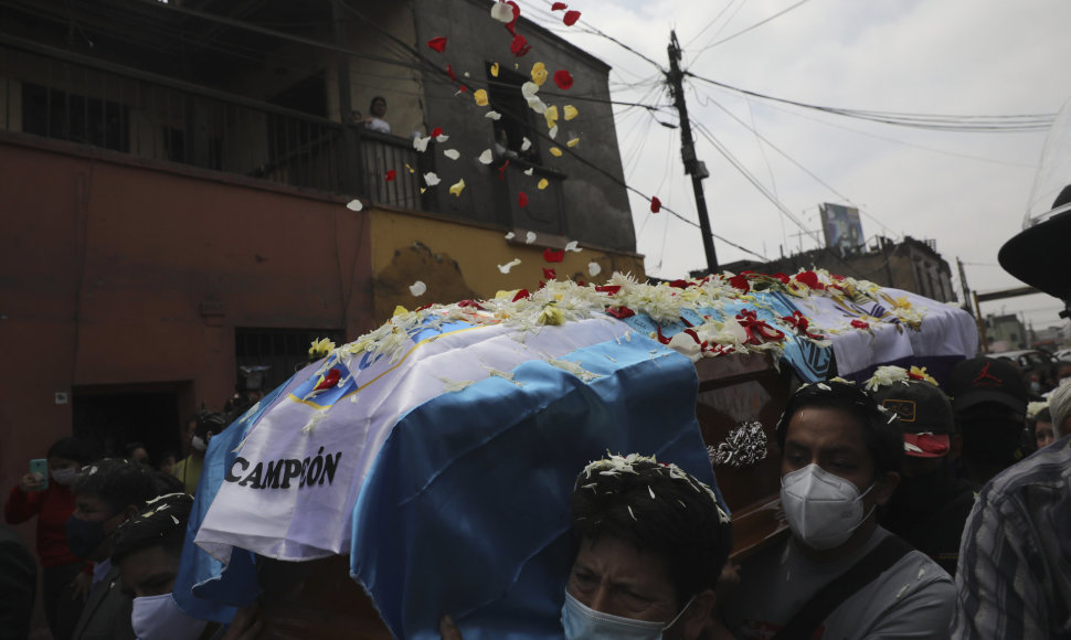 Žuvusio protestuotojo laidotuvės Peru