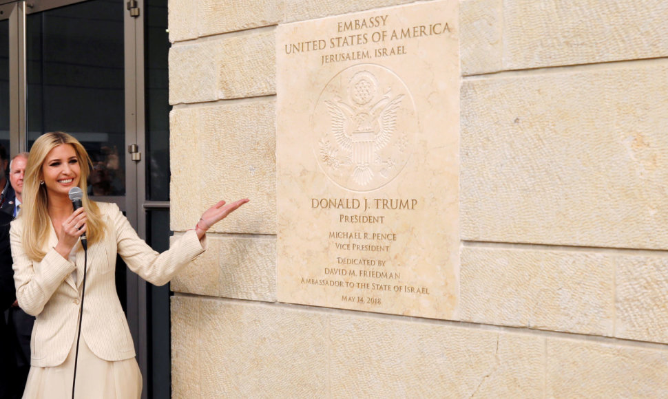 Ivanka Trump prie JAV ambasados Jeruzalėje
