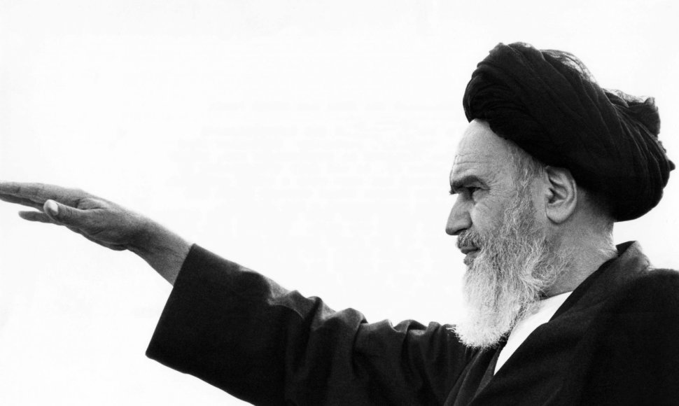 Irano Islamo Respublikos įkūrėjas ir revoliucijos lyderis ajatola Ruhollah Khomeini