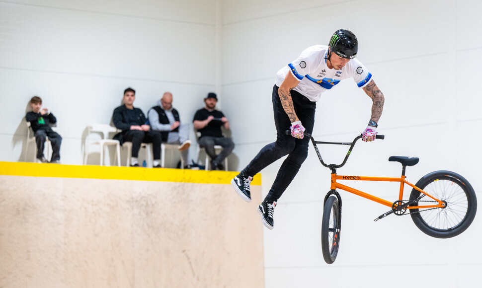 Vilniuje vyko tarptautinės BMX freestyle varžybos &bdquo;Ride The Dragon&ldquo;. Dylanas Hessey
